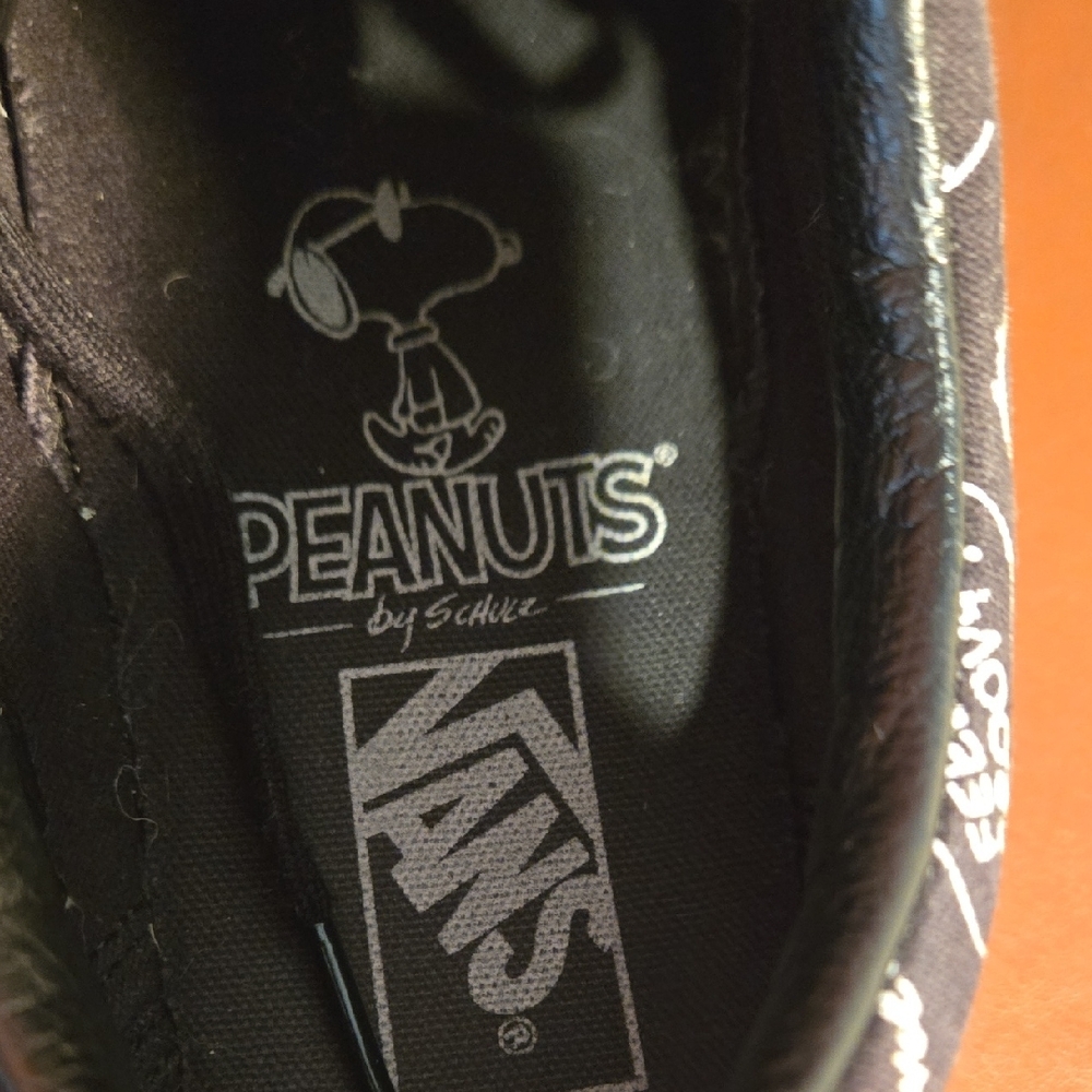 Vintage Vans‎ Black and White 2017 Peanuts Cartoon Print Sneakers - Picture 8 of 10
